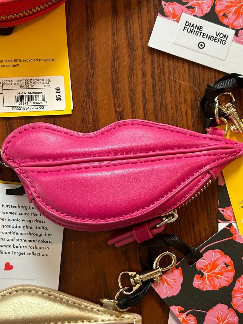 Diane Von Furstenberg Lipstick 💄👄 micro  case w/key chain Set of 7 Great Gifts